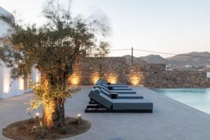 Mare & Sole pool deck