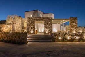 Mare & Sole entrance night view