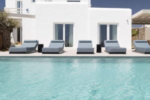 Mare & Sole pool deck