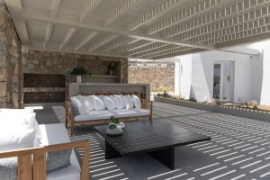 Mare & Sole Outside sitting area