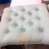 02-chair-cushion-before-qhs