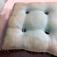 03-chair-cushion-before-qhs